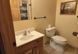 Full bathroom (1 of 6 bathrooms in Big Timber)