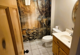 Full bathroom (one of two bathrooms)